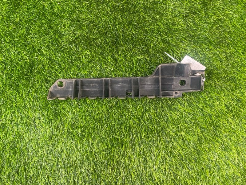 Кронштейн крепления бампера передний правый Alfa Romeo 159 939A 939A5000 Кронштейн крепления бампера передний правый Alfa Romeo 159 939A 939A5000