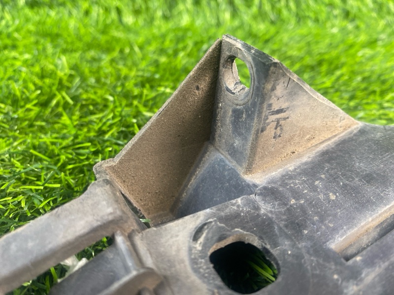 Кронштейн крепления бампера передний правый 159 2005 939A 939A5000 Кронштейн крепления бампера передний правый 159 2005 939A 939A5000