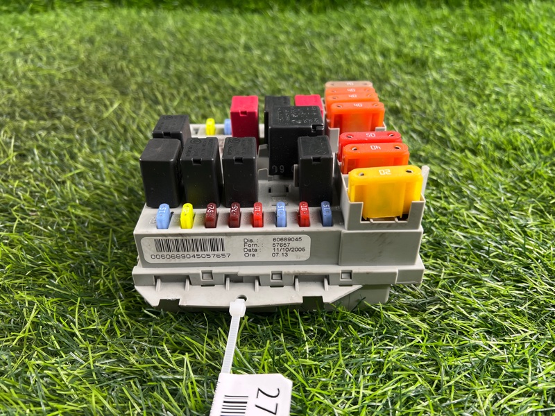 Блок предохранителей 159 2005 939A 939A5000 Блок предохранителей 159 2005 939A 939A5000