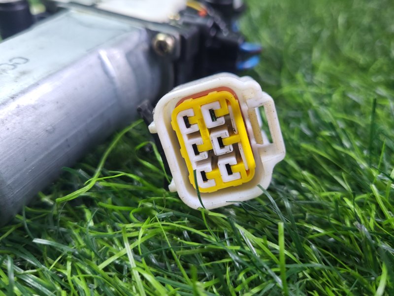 Стеклоподъёмник задний правый Frontera B 2001 Z32SE