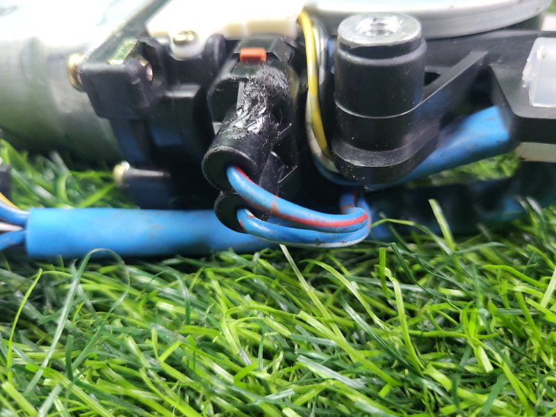 Стеклоподъёмник задний правый Frontera B 2001 Z32SE