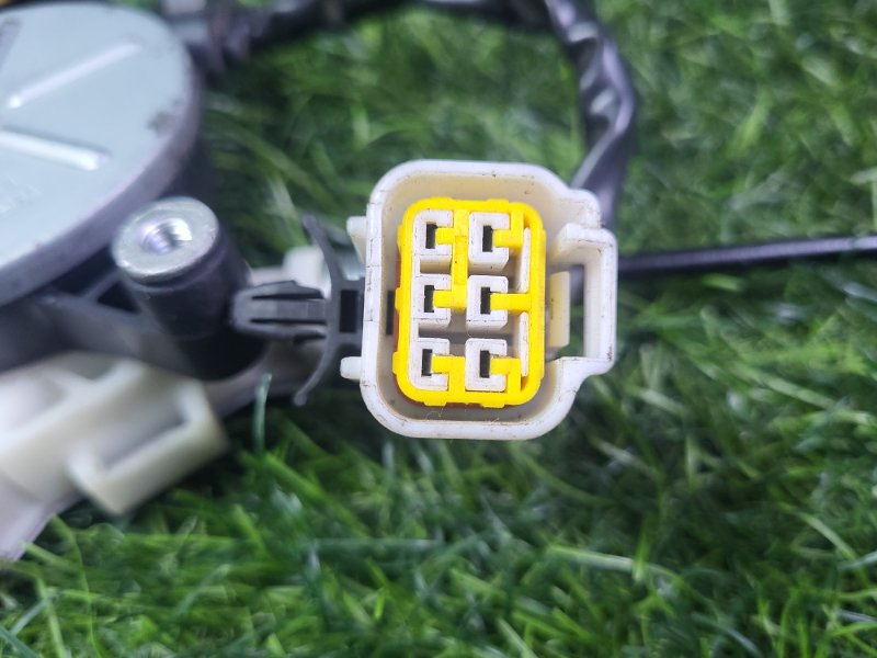 Стеклоподъёмник задний правый Frontera B 2001 Z32SE Стеклоподъёмник задний правый Frontera B 2001 Z32SE