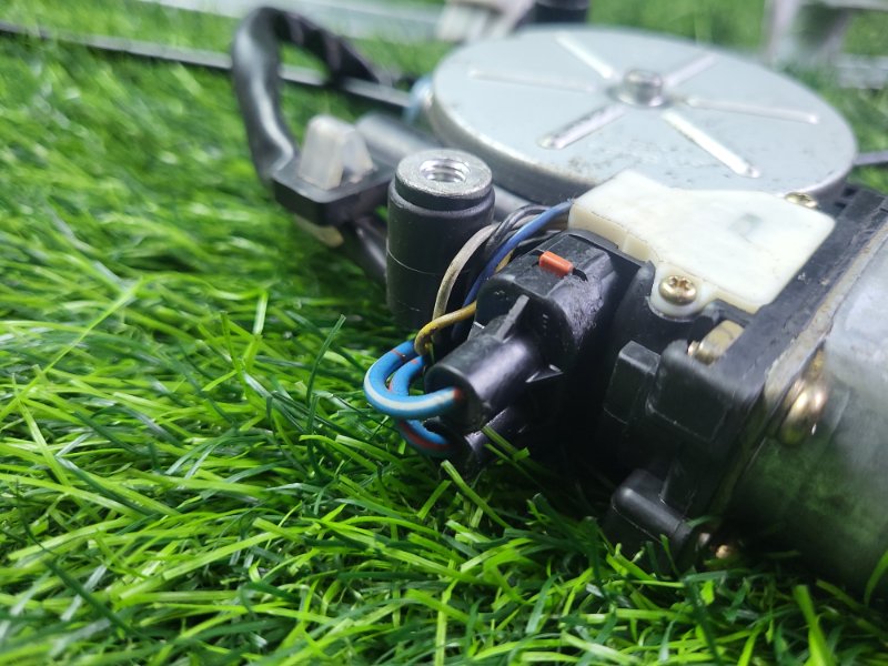 Стеклоподъёмник задний правый Frontera B 2001 Z32SE Стеклоподъёмник задний правый Frontera B 2001 Z32SE