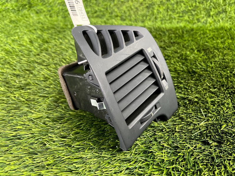 Дефлектор воздушный передний правый Hyundai Sonata NF G4KC Дефлектор воздушный передний правый Hyundai Sonata NF G4KC