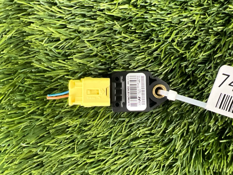 Датчик удара задний Hyundai Sonata NF G4KC Датчик удара задний Hyundai Sonata NF G4KC