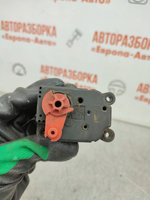Моторчик заслонок печки Opel Vectra C 1.8 л