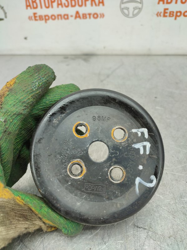 Шкив водяного насоса (помпы) Focus 2 2008 хечбек 1.6 л