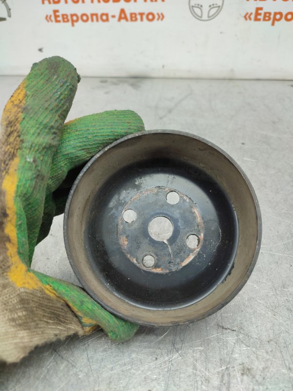 Шкив водяного насоса (помпы) Focus 2 2008 хечбек 1.6 л