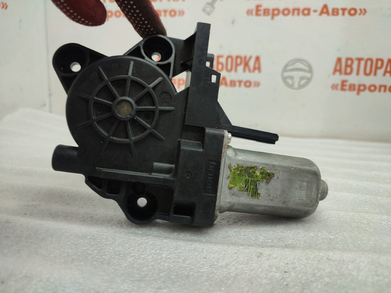 Моторчик стеклоподъемника передний левый Kuga 2012