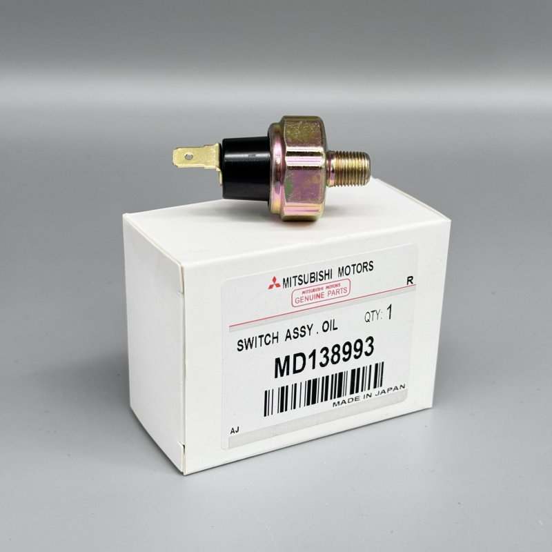 Датчик давления масла ДВС Mitsubishi 4G37 MD138993 новая