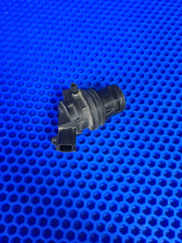 Запчасть насос омывателя задний Mazda Axela BK5P 860310-9170 контрактная Насос омывателя задний Mazda Axela BK5P 860310-9170 контрактная