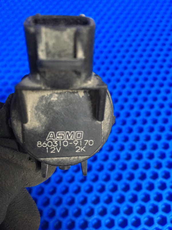 Насос омывателя задний Axela BK5P Насос омывателя задний Axela BK5P