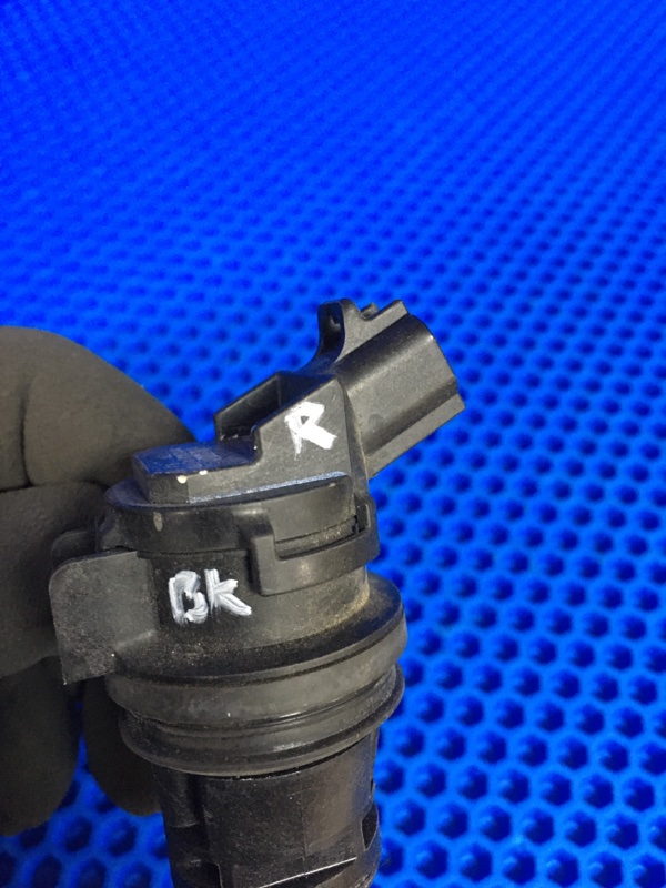 Насос омывателя задний Mazda Axela BK5P Насос омывателя задний Mazda Axela BK5P