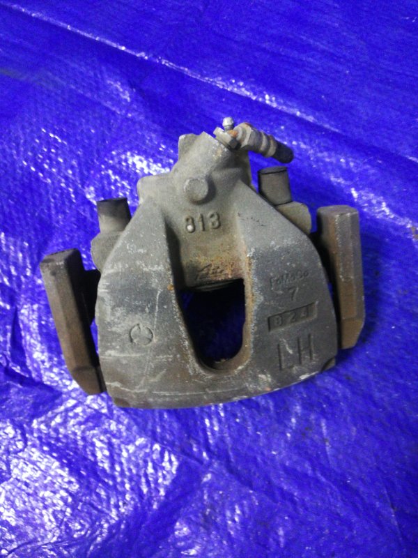 Суппорт тормозной передний левый Mazda Axela BK5P BPYK3371XA контрактная