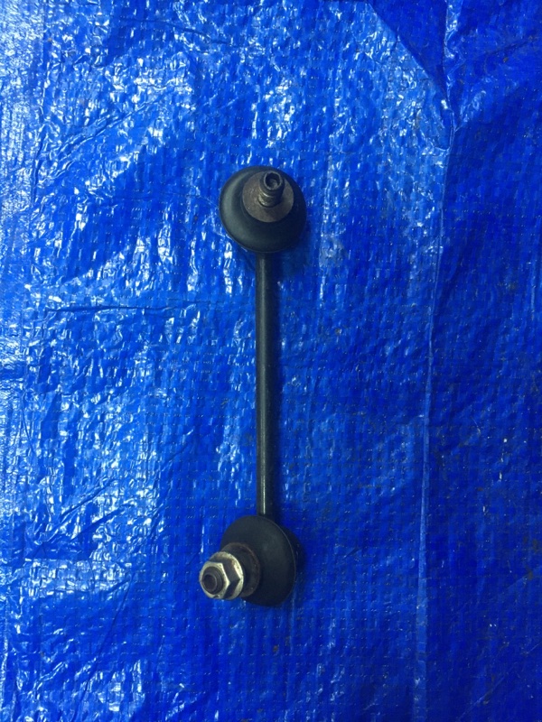 Запчасть стойка стабилизатора задняя левая Mazda CX-5 KE2FW KD3128190 контрактная Стойка стабилизатора задняя левая Mazda CX-5 KE2FW KD3128190 контрактная