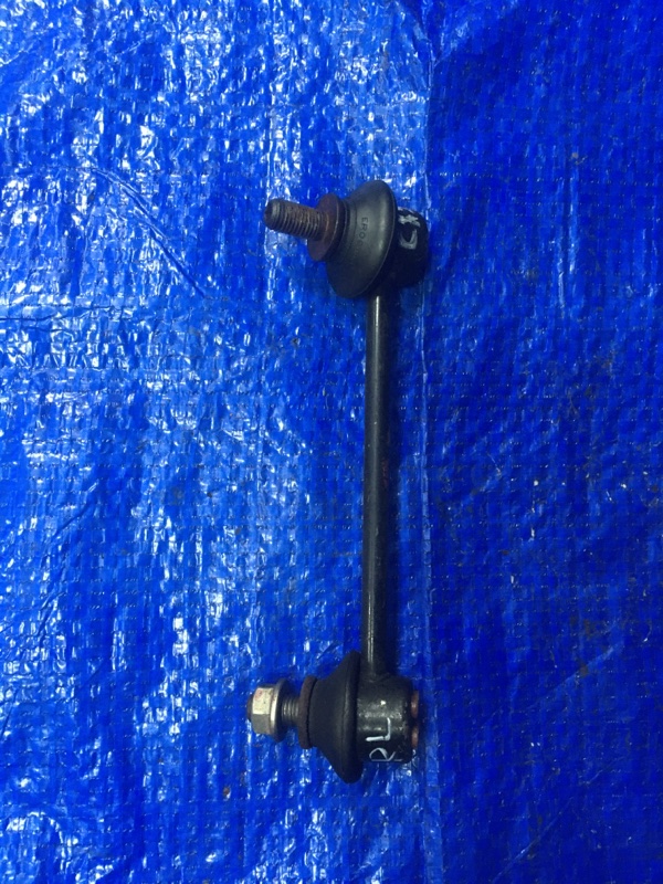 Стойка стабилизатора задняя левая CX-5 KE2FW Стойка стабилизатора задняя левая CX-5 KE2FW