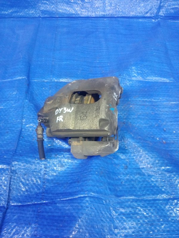 Суппорт тормозной передний правый Mazda Demio DY3W D3Y03398Z контрактная