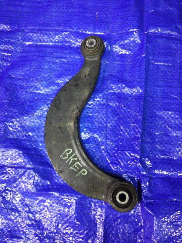 Рычаг подвески задний Mazda Axela BKEP 3N615500A контрактная