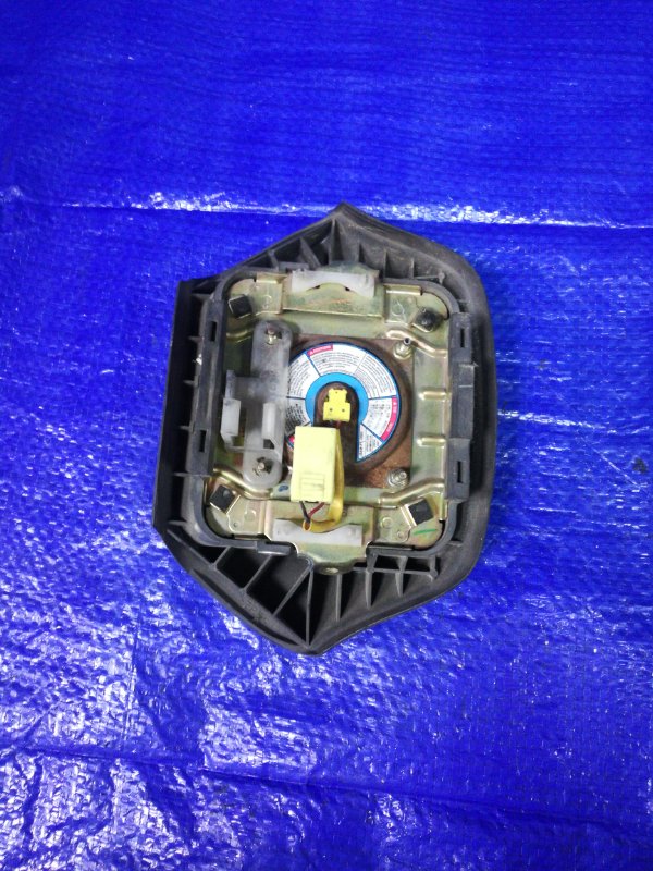 Подушка безопасности в руль Mazda Bongo SK82V Подушка безопасности в руль Mazda Bongo SK82V