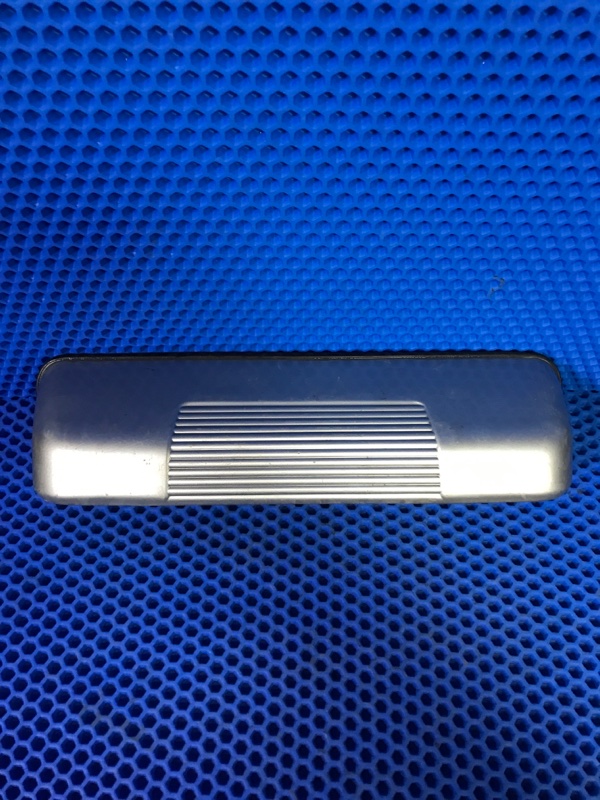 Накладка двери багажника задняя Suzuki Escudo TA01W 8393161A00 контрактная