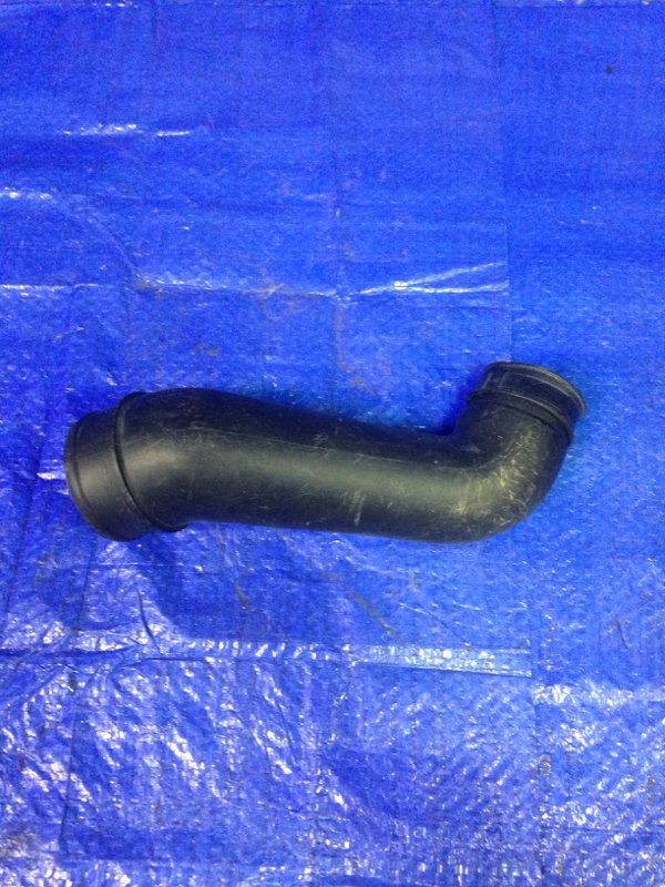 Патрубок воздушного фильтра MPV LV5W G5E Патрубок воздушного фильтра MPV LV5W G5E