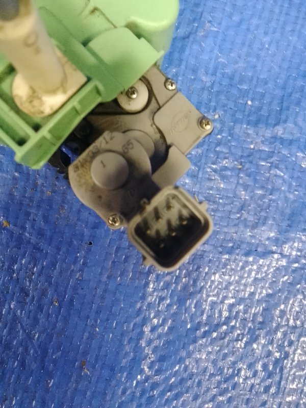 Замок боковой двери передний левый FIAT LINEA 323 1.4 L Замок боковой двери передний левый FIAT LINEA 323 1.4 L