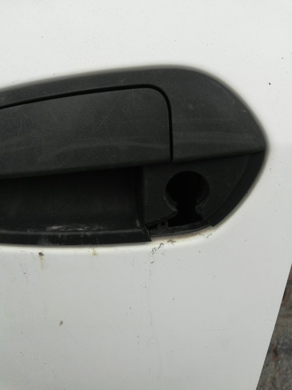 Дверь боковая передняя левая LINEA 2012 323 1.4 L