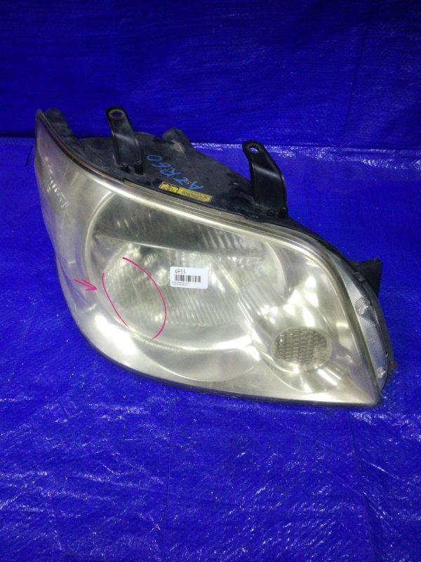 Фара ксеноновая правая Toyota Noah AZR60G 81140-28670 контрактная