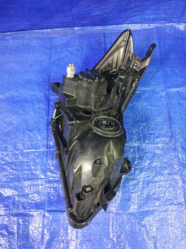 Фара ксеноновая левая Blade AZE154 Фара ксеноновая левая Blade AZE154