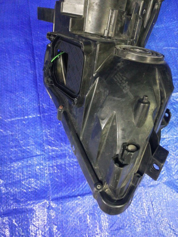 Фара ксеноновая левая Blade AZE154 Фара ксеноновая левая Blade AZE154