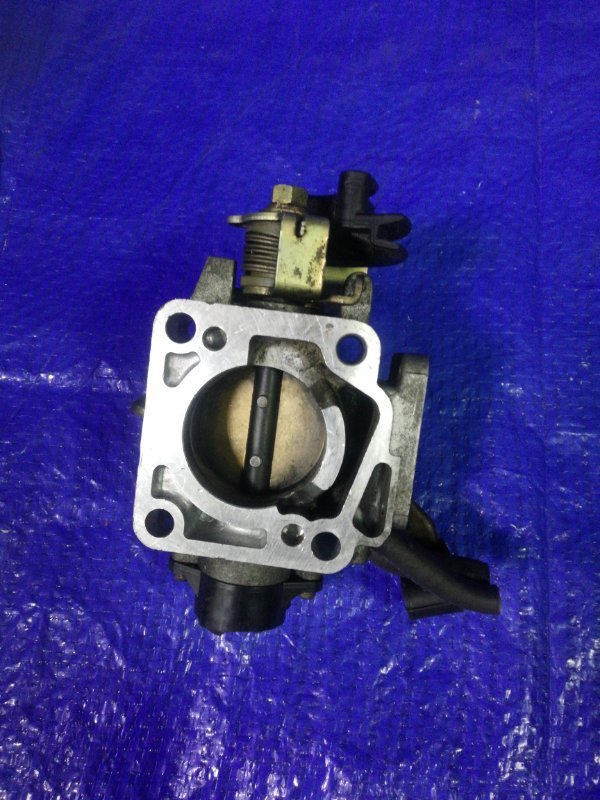 Корпус дроссельной заслонки Toyota Corolla EE111 4E-FE 22210-11620 контрактная