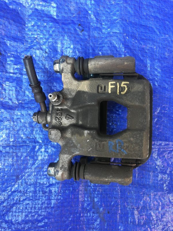Суппорт тормозной задний правый Nissan Juke 2012 F15 MR16DDT 44001-1KD0A контрактная