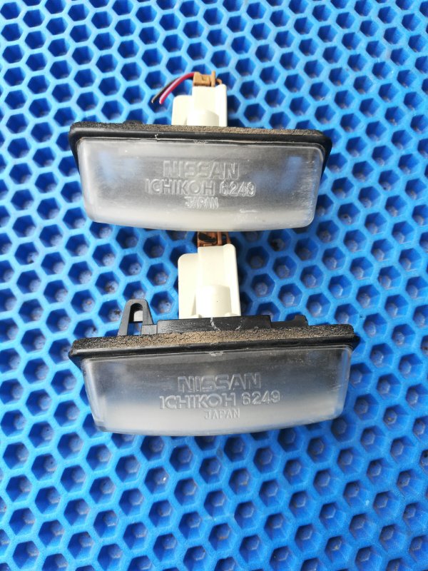 Подсветка номера задняя Bluebird Sylphy QNG10