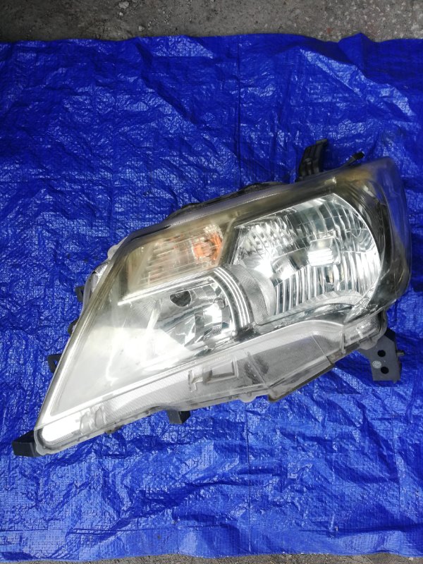 Фара ксеноновая передняя левая Nissan Serena C26 26075-1VA0A контрактная