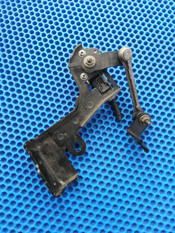 Датчик высоты дорожного просвета задний Honda Grace GM4