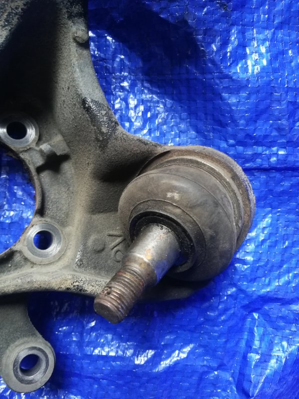 Кулак поворотный задний правый Toyota Caldina AZT246 Кулак поворотный задний правый Toyota Caldina AZT246