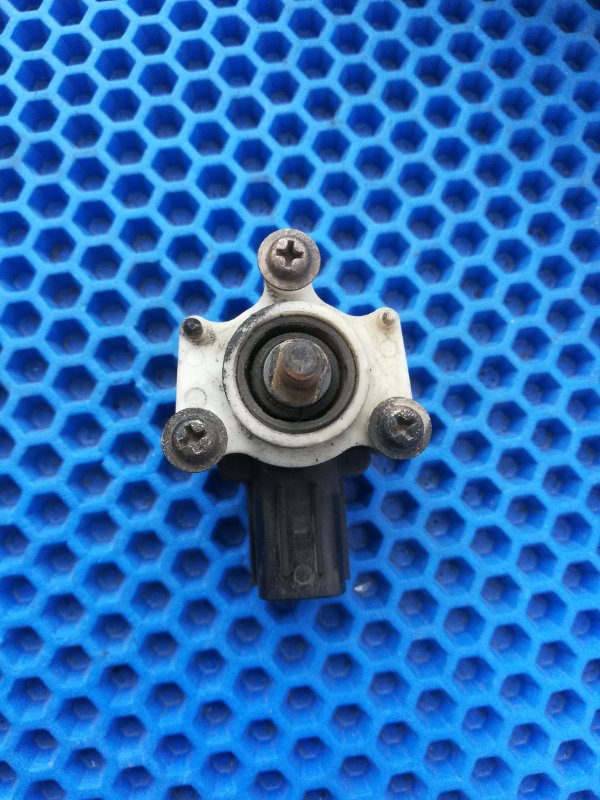 Датчик высоты дорожного просвета задний Toyota Ractis NSP122 1NRFE 89407-52131 контрактная