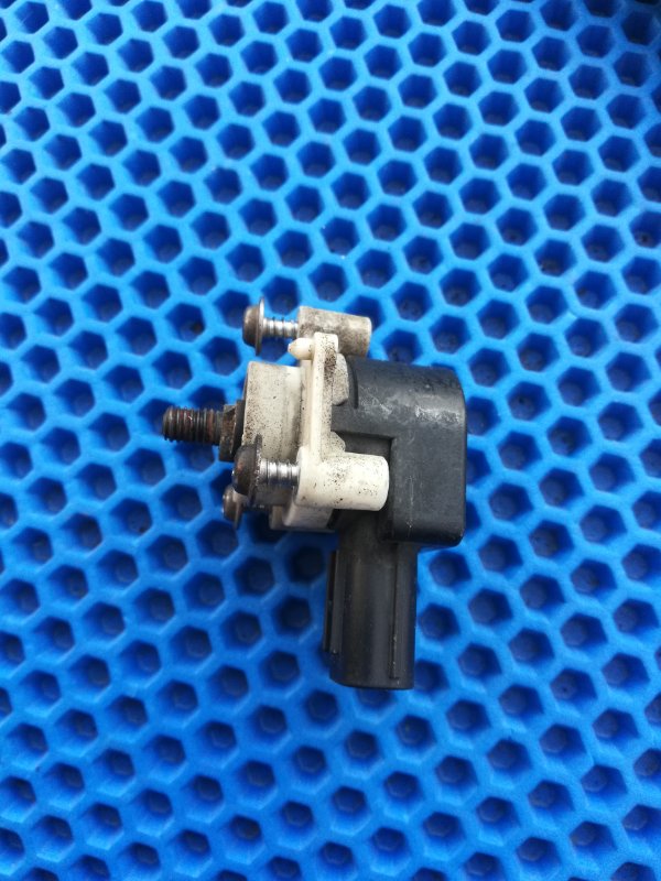 Датчик высоты дорожного просвета передний левый Lexus GS350 GRS191