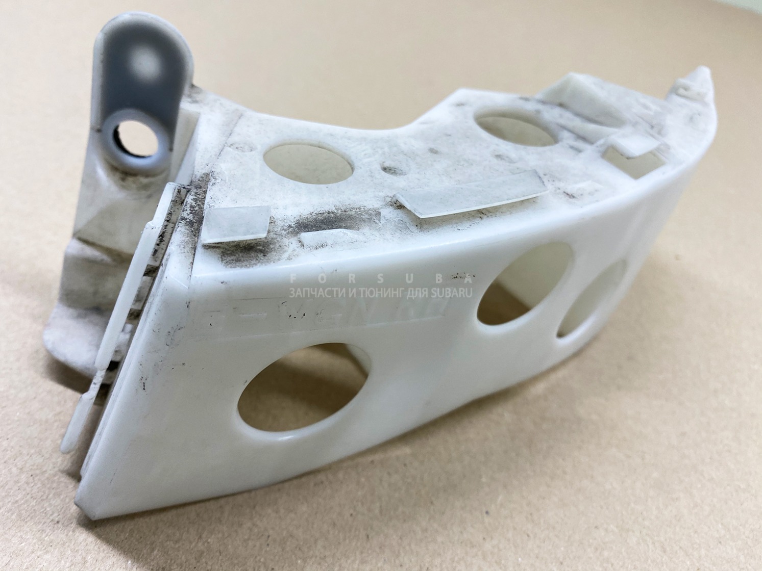Запчасть крепление бампера заднее правое Subaru Legacy 2012 BRG FA20ESZHDA 57707-AJ121 контрактная Крепление бампера заднее правое Subaru Legacy 2012 BRG FA20ESZHDA 57707-AJ121 контрактная