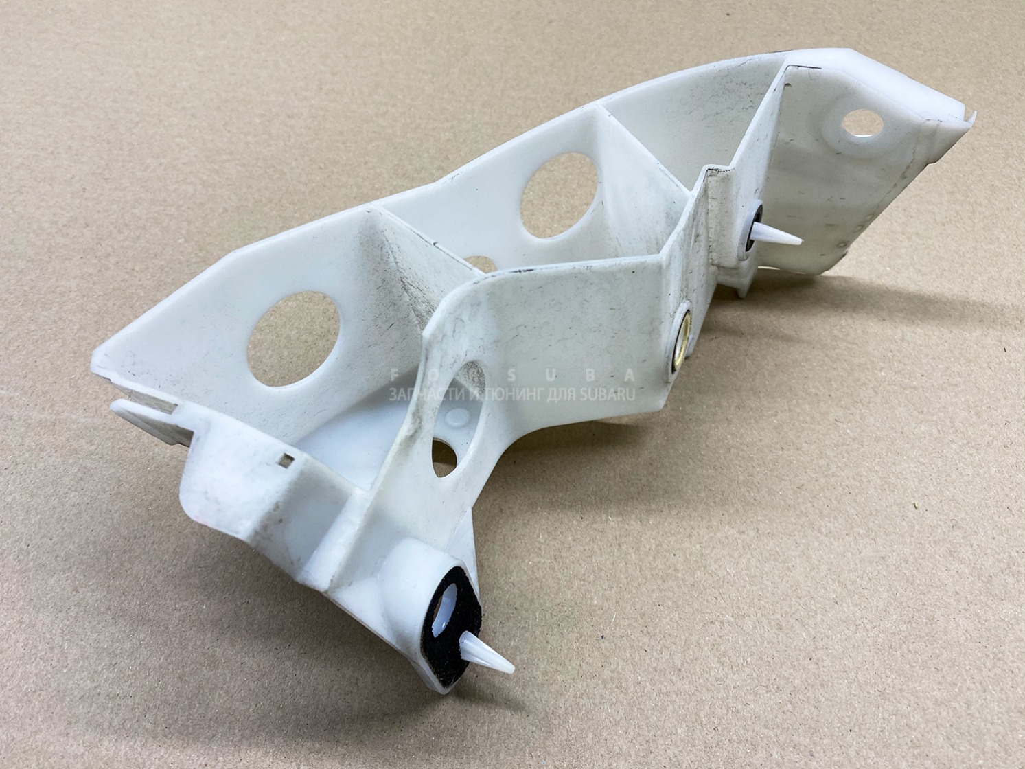 Крепление бампера заднее правое Subaru Legacy BRG FA20ESZHDA Крепление бампера заднее правое Subaru Legacy BRG FA20ESZHDA