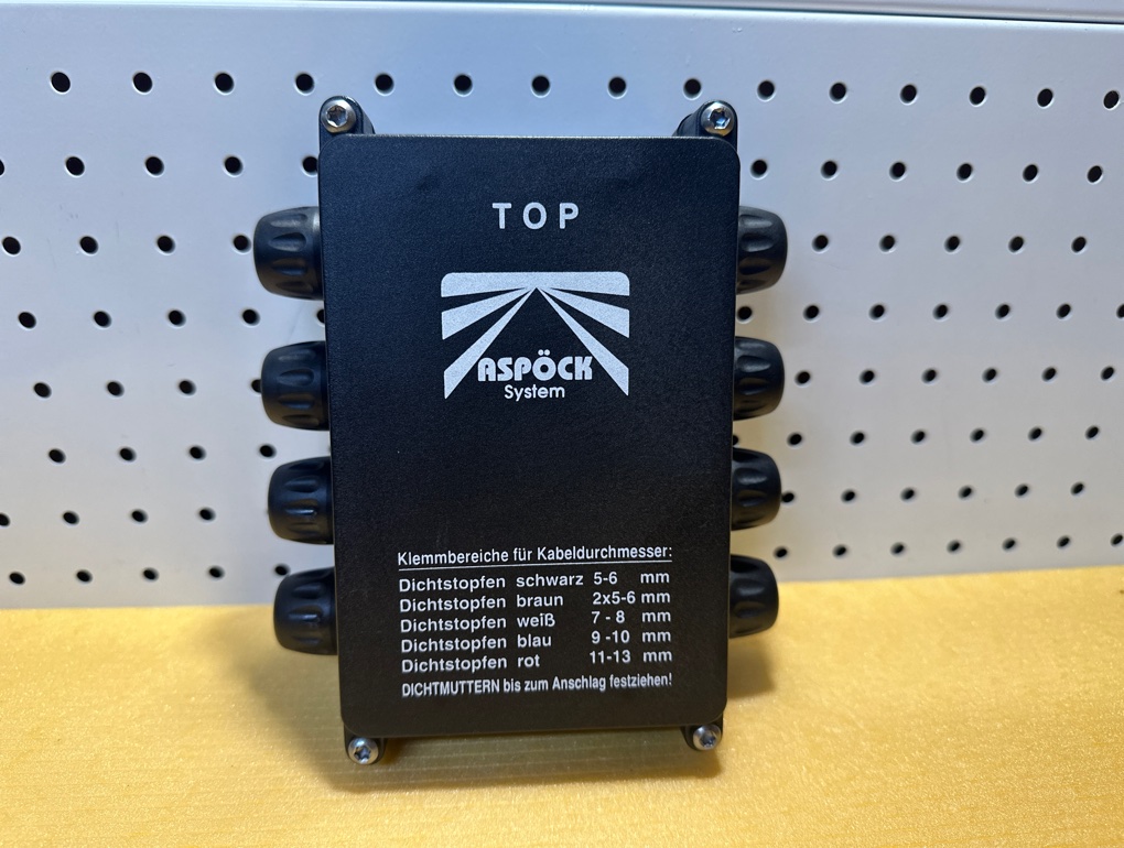 Коробка распределительная Schmitz 76-5100-047 новая