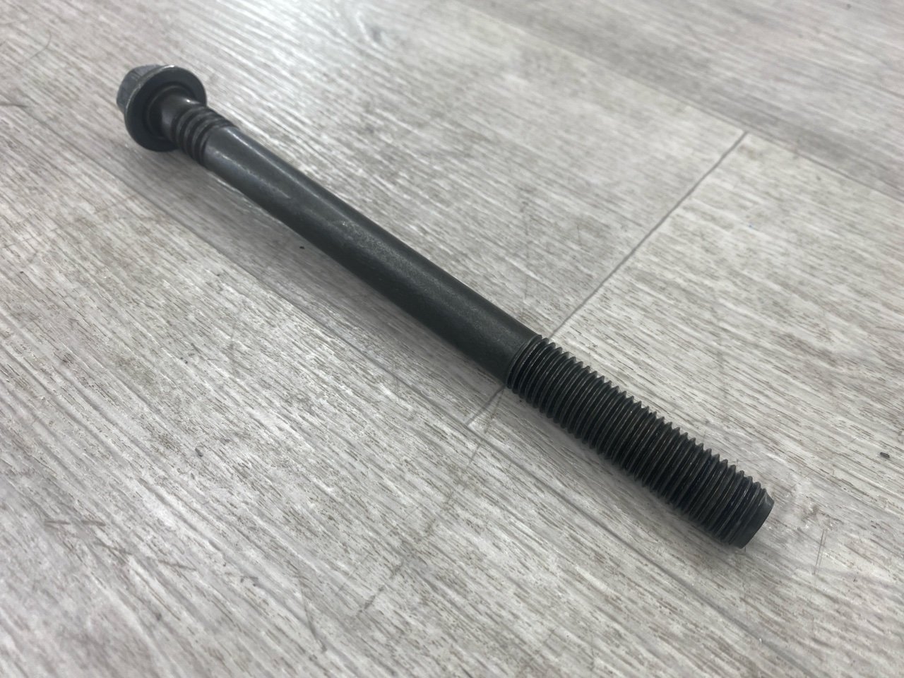 Болт ГБЦ T 2016 DTI 11