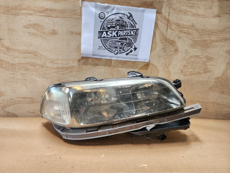 Headlight front right HONDA TORNEO 2001 CF3 F18B STANLEY R7639R USED