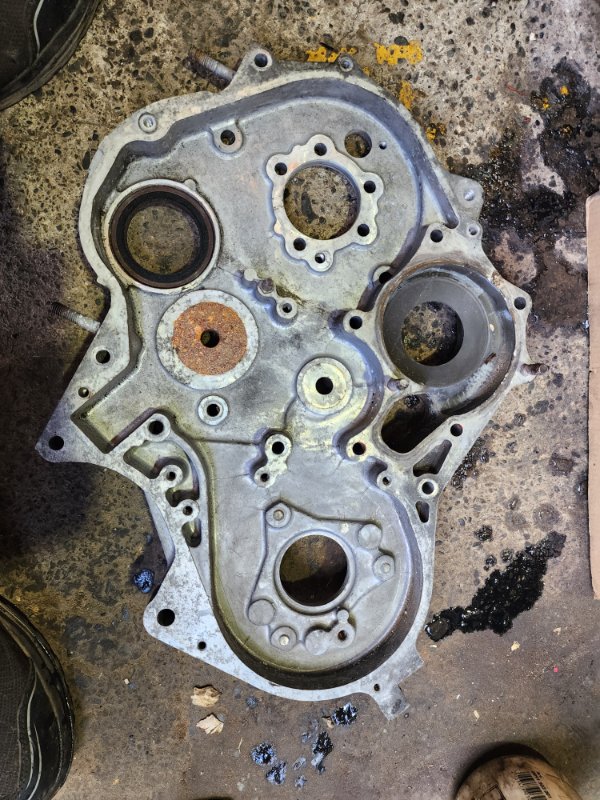 Timing gear case ISUZU BIGHORN 1995 UBS69 4JG2 USED