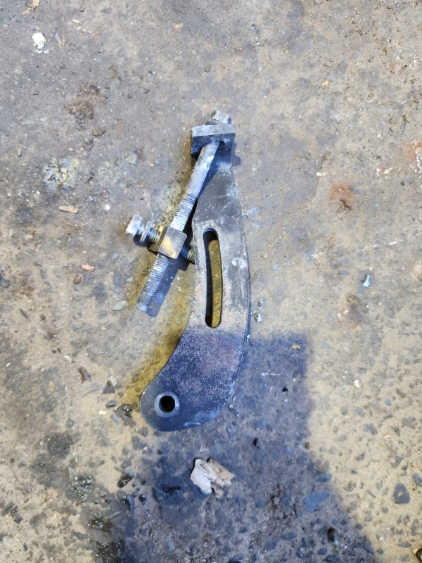 Drive belt tensioner mount ISUZU BIGHORN 1995 UBS69 4JG2 USED