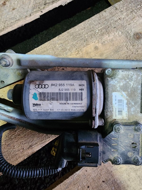 Wiper linkage front AUDI A4 2010 B8 USED