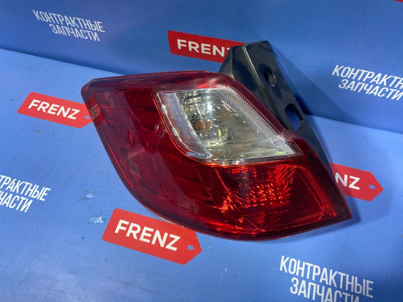 Фонарь задний левый Subaru Exiga YA