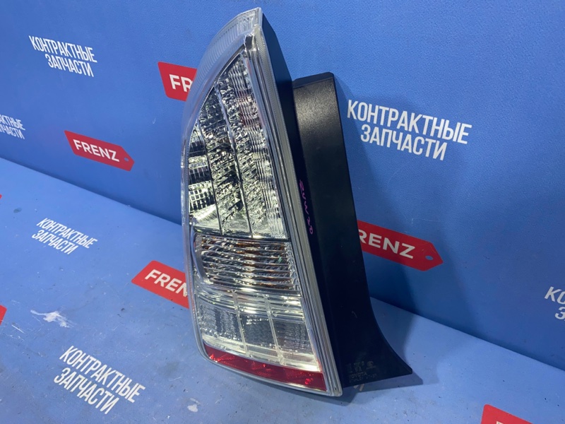 Фонарь левый Prius 2009-2015 30