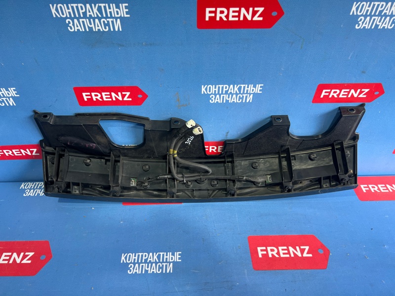 Решетка радиатора BB 2000-2003 NCP31