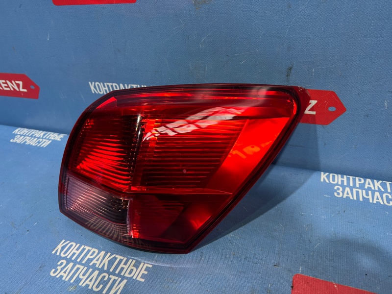 Фонарь правый Nissan Quashqai J10